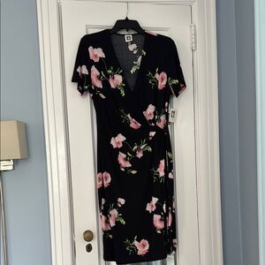 NWT Never Worn Anne Klein Black/Floral Wrap Style Dress SIZE 12